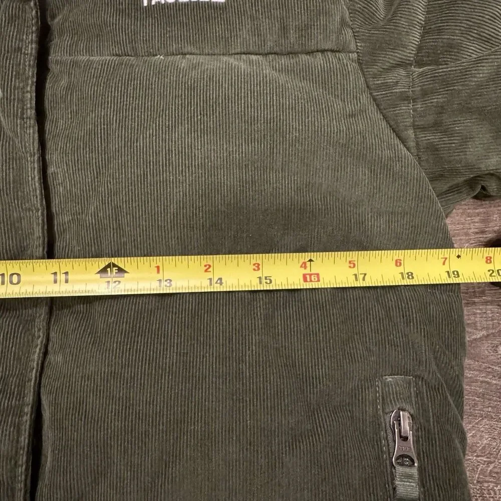 The North Face Kids Puffer Jacket in Green with Fur Hood - Picture 8 of 15